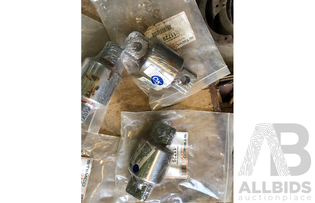 Four New Stemco Gaff 11729 Torque Rod Bushing