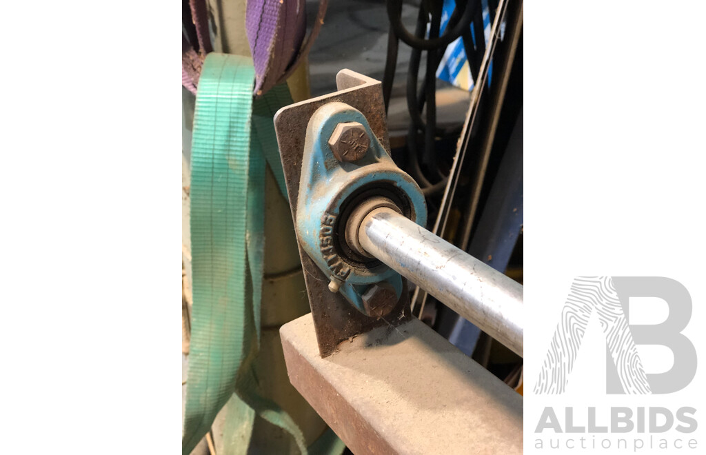 Vintage PYT1503 Steel Roller Support Stand