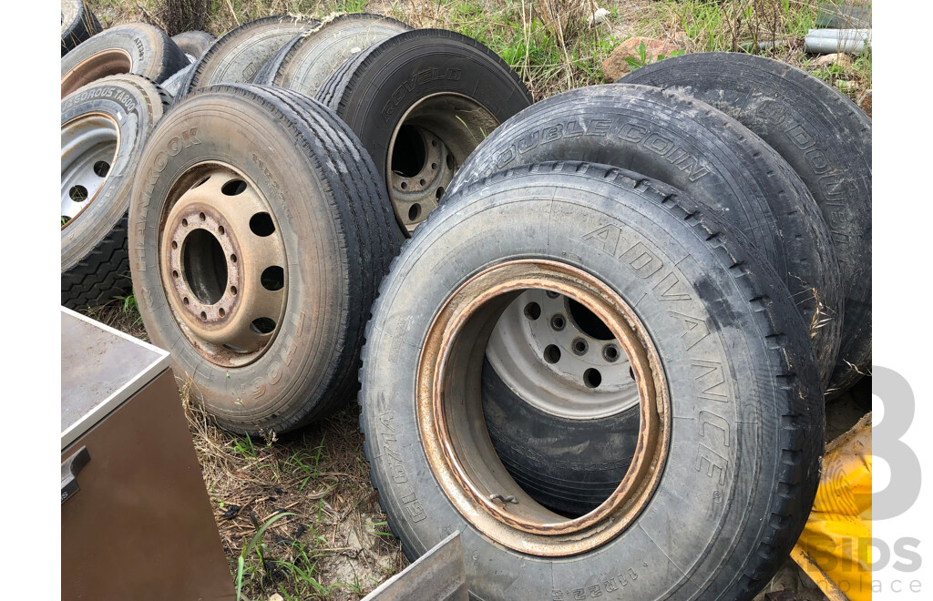 Assortment of 16 Used Truck and Trailer Tyres Some on Rims Some Not - Including Advance 11R 22.5, Hankook 11R 22.5, BridgeStone