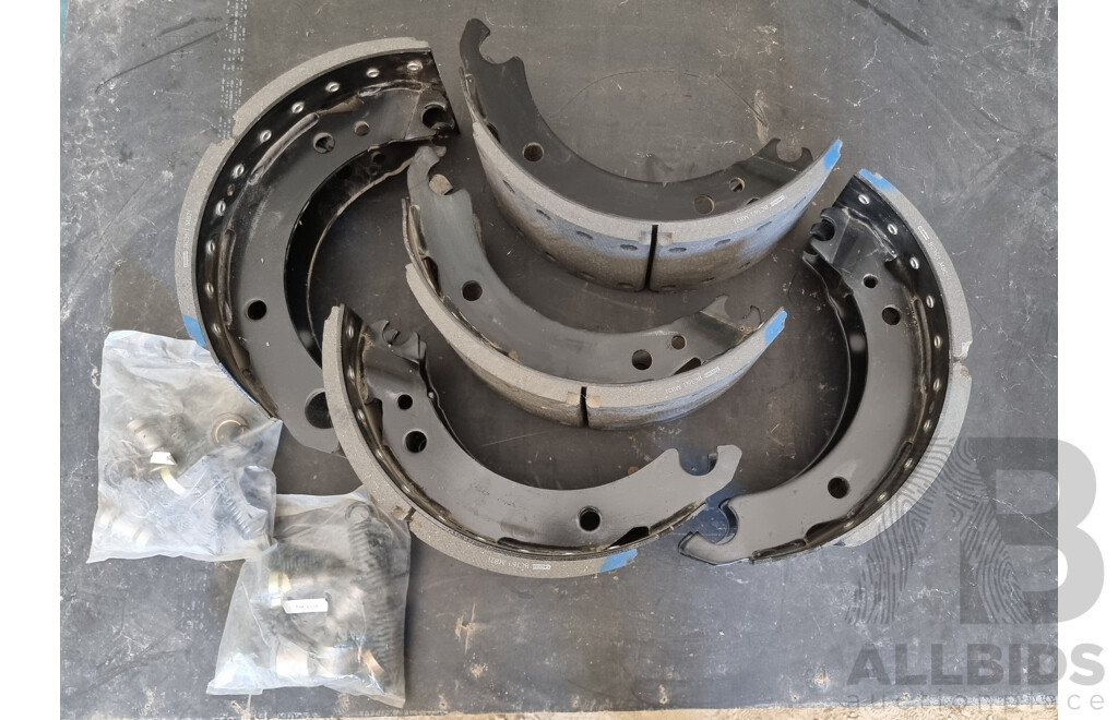 Pair of BC/36/1 Brake Shoe Kits with a Spare Brake Shoe