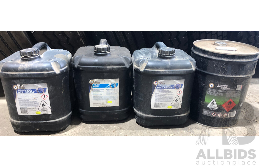 Two Valvoline Pro Detail Windscreen Wash Additive, One Pro Detail Truck Wash & One Valvoline Professional Series Super Degreaser 