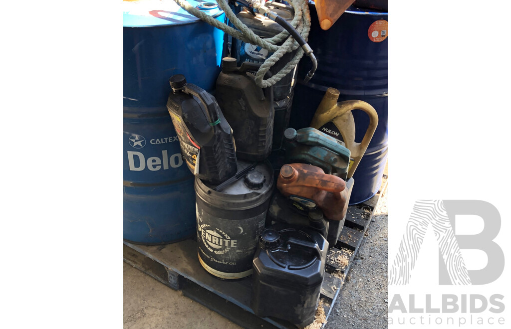 Pallet of Truck Care Gear/Oil Including But Not Limited to EP5 SAE 85W-140 Half Full 205L Drum