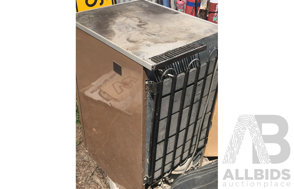 Vintage Ignis Mini Fridge