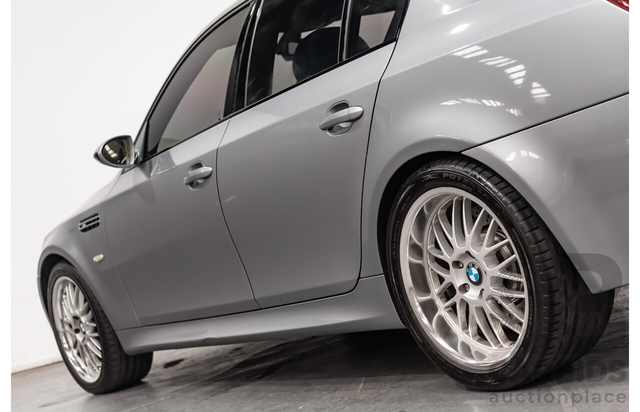 07/06 BMW M5 RWD E60 4D Sedan Silbergrau Metallic V10 5.0L