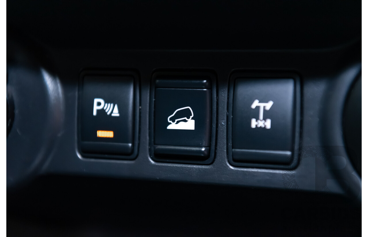 09/15 Nissan Navara ST-X (4x4) 4WD NP300 D23 Dual Cab Utility Hornet Gold Metallic 2.3L