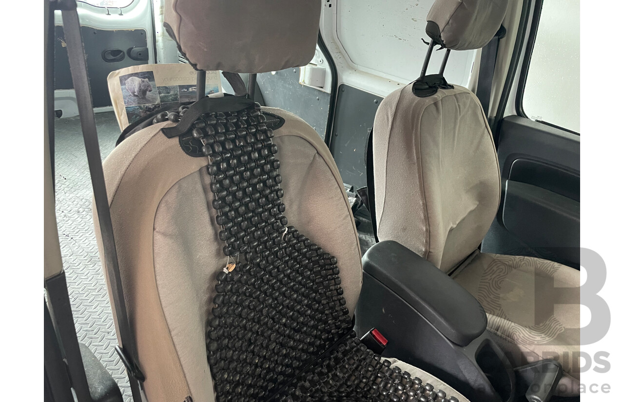 07/14 Renault Kangoo MAXI FWD X61 MY14 4D Van White 1.5L