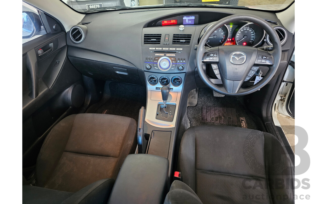 04/10 Mazda Mazda3 NEO FWD BL 4D Sedan White 2.0L