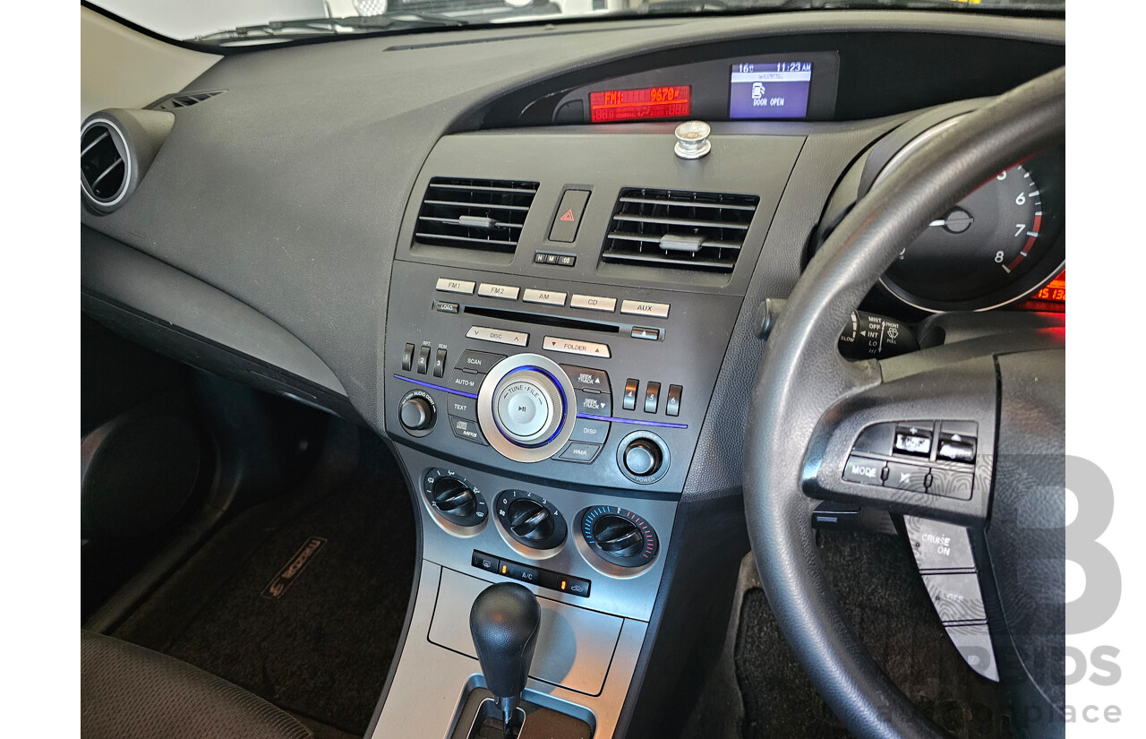 04/10 Mazda Mazda3 NEO FWD BL 4D Sedan White 2.0L