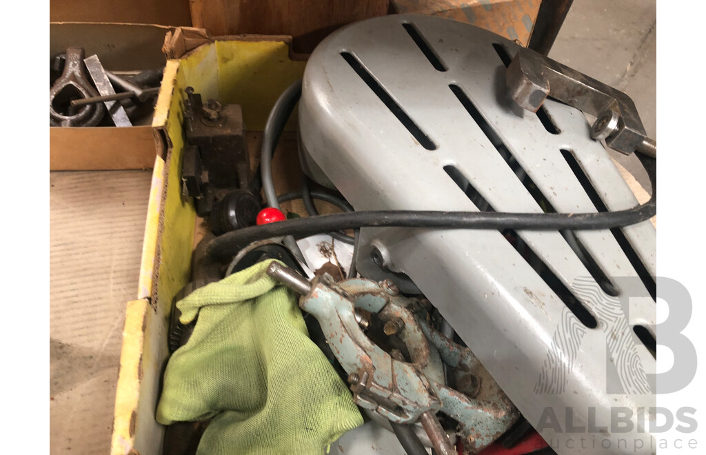 Myford M7 Metal Working Lathe with Chcuks and Other Accessories