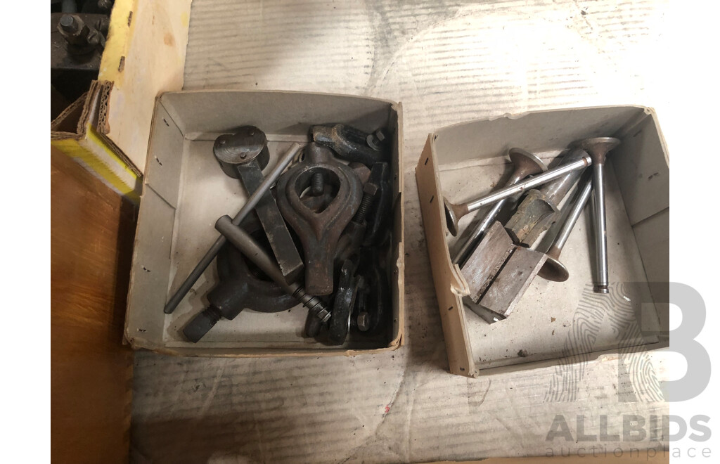 Myford M7 Metal Working Lathe with Chcuks and Other Accessories