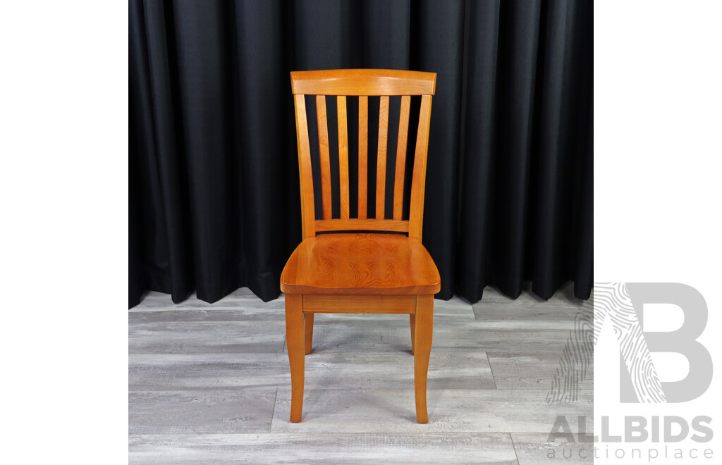 Modern Timber Extension Pedestal Table With Four Chairs