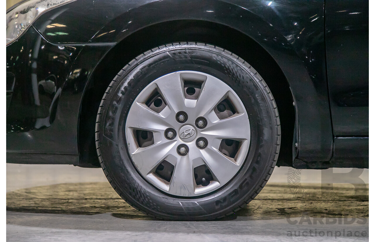 06/12 Hyundai I30 cw SX 2.0 FWD FD MY12 4D Wagon Black 2.0L