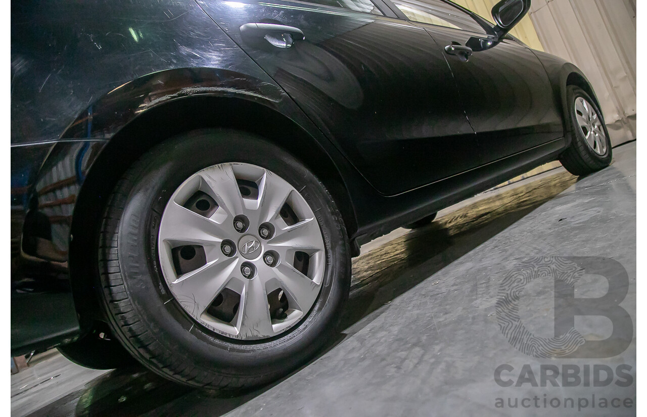 06/12 Hyundai I30 cw SX 2.0 FWD FD MY12 4D Wagon Black 2.0L