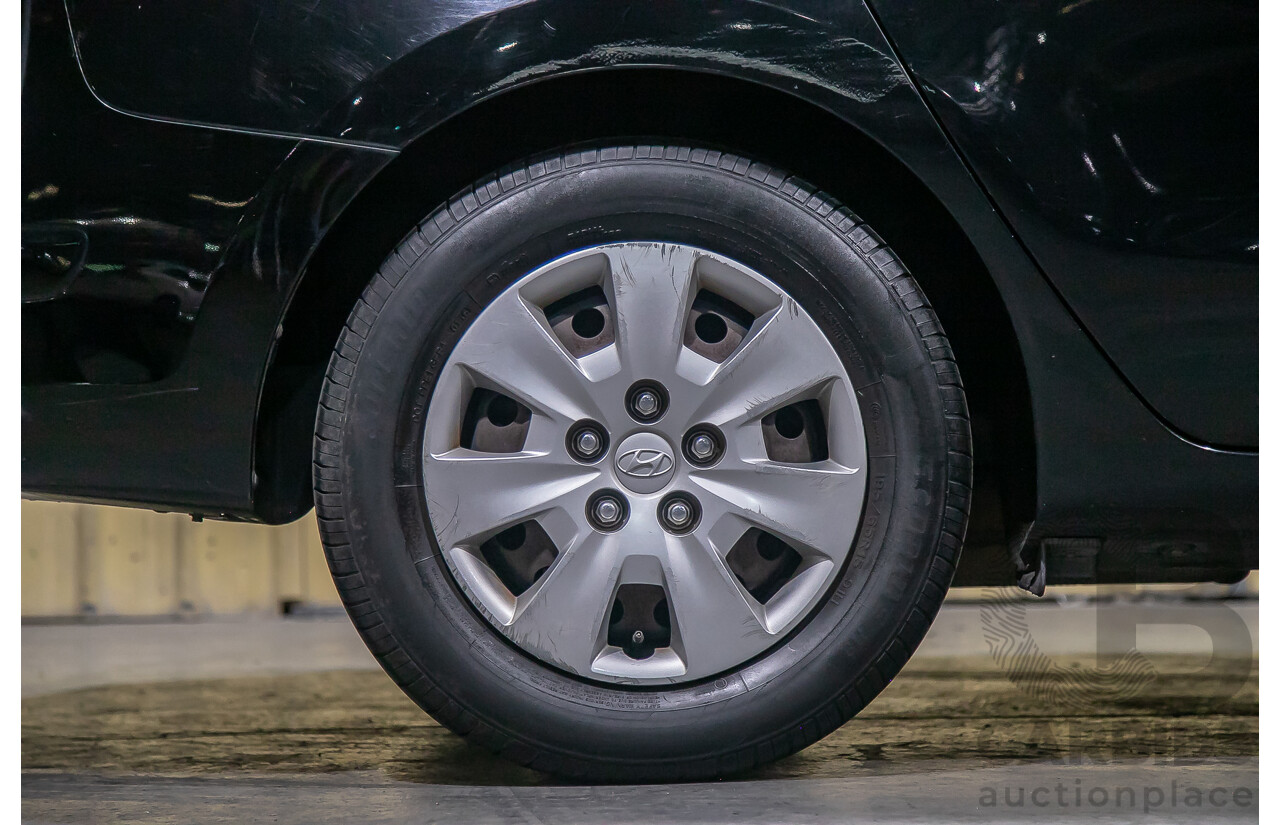 06/12 Hyundai I30 cw SX 2.0 FWD FD MY12 4D Wagon Black 2.0L