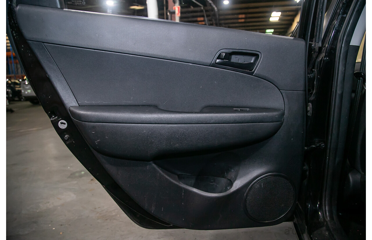 06/12 Hyundai I30 cw SX 2.0 FWD FD MY12 4D Wagon Black 2.0L