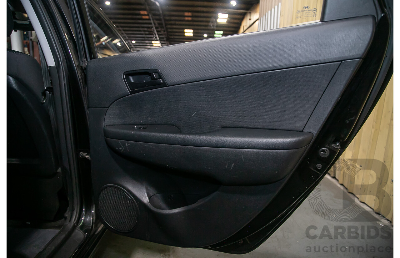 06/12 Hyundai I30 cw SX 2.0 FWD FD MY12 4D Wagon Black 2.0L