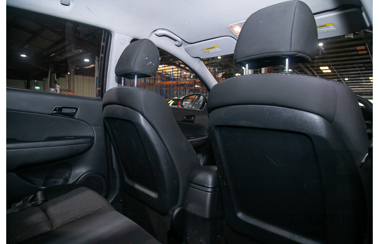 06/12 Hyundai I30 cw SX 2.0 FWD FD MY12 4D Wagon Black 2.0L