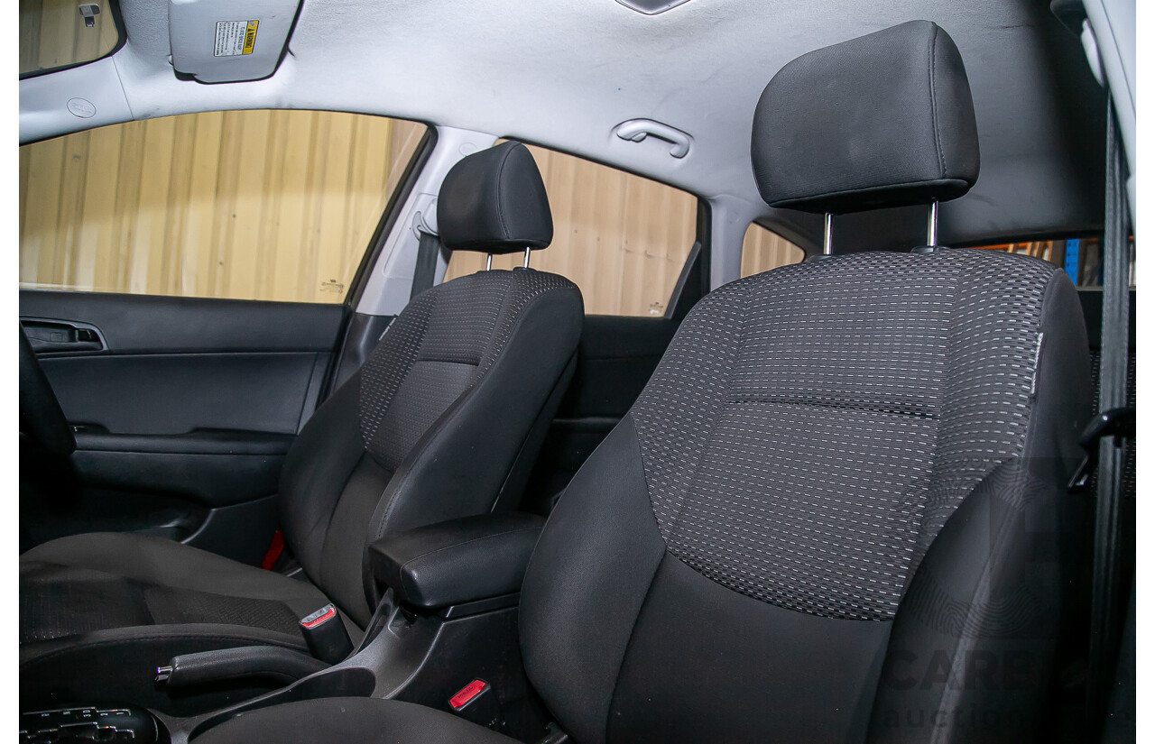 06/12 Hyundai I30 cw SX 2.0 FWD FD MY12 4D Wagon Black 2.0L