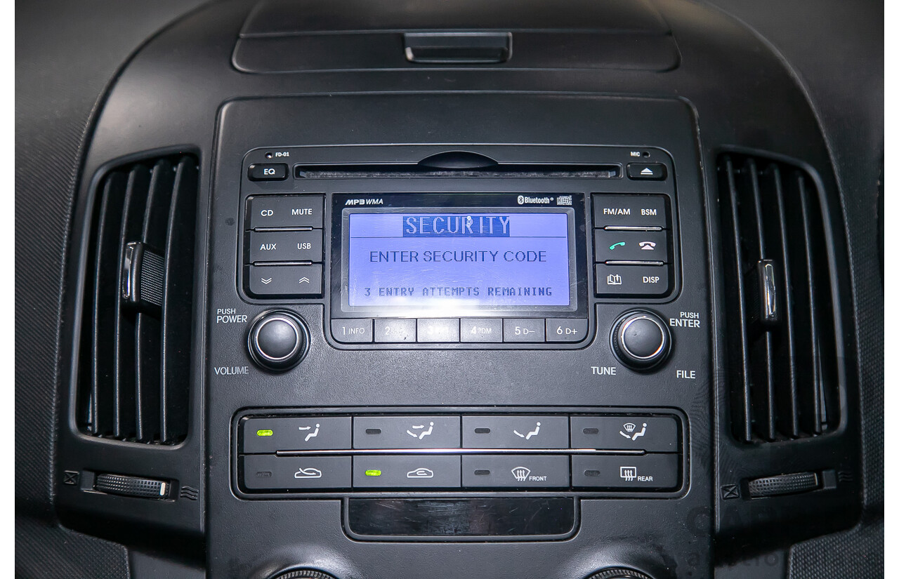 06/12 Hyundai I30 cw SX 2.0 FWD FD MY12 4D Wagon Black 2.0L