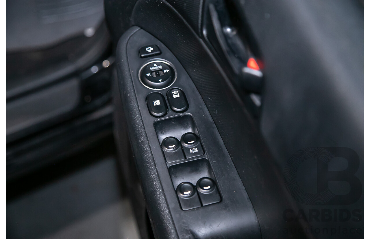 06/12 Hyundai I30 cw SX 2.0 FWD FD MY12 4D Wagon Black 2.0L