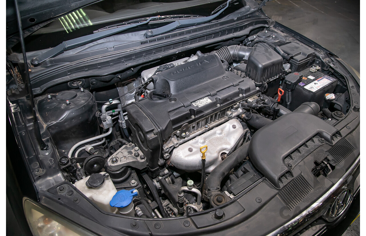 06/12 Hyundai I30 cw SX 2.0 FWD FD MY12 4D Wagon Black 2.0L