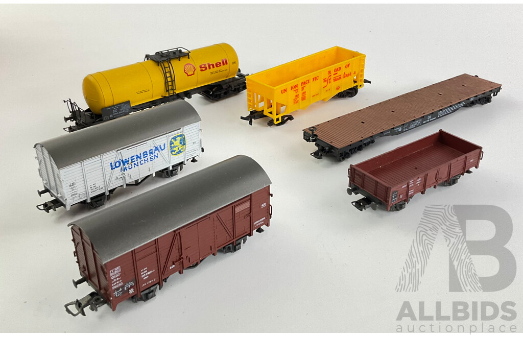 Vintage Collection of Boxed Roco HO Scale Rolling Stock Including Five German DB Passenger Cars, German and American Freight Wagons and Tanker