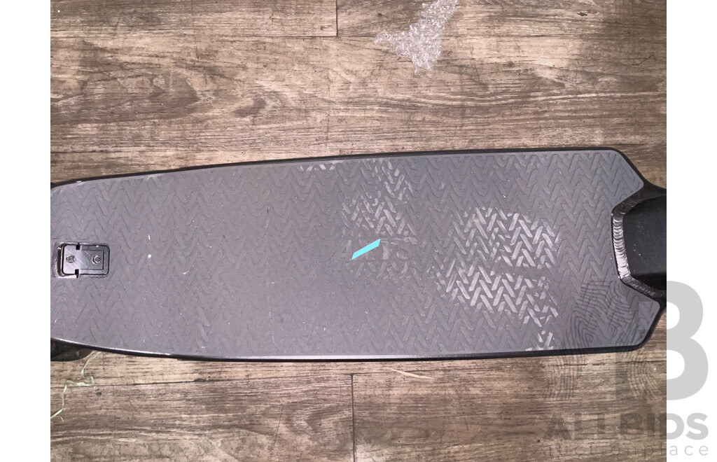 Daxys Bandicoot Electric Scooter L9P 48V - ORP $1,499.00