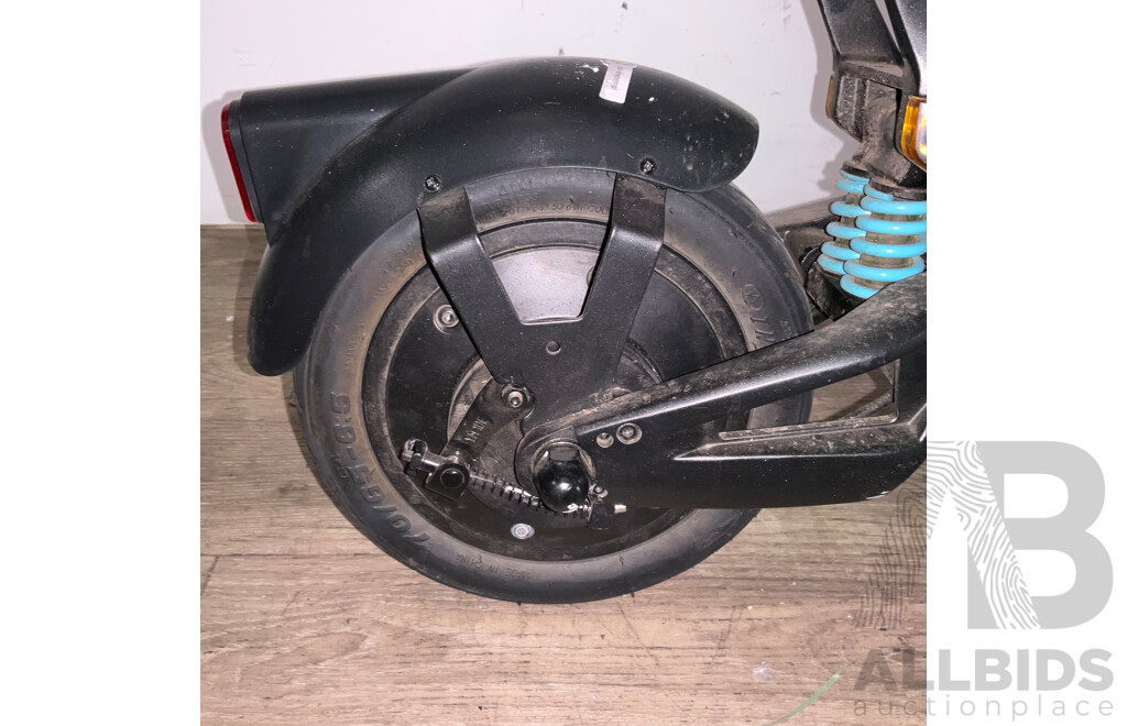 Daxys Bandicoot Electric Scooter L9P 48V - ORP $1,499.00