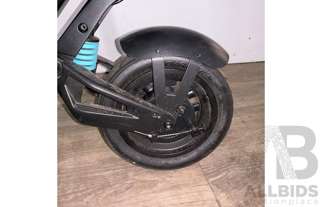 Daxys Bandicoot Electric Scooter L9P 48V - ORP $1,499.00