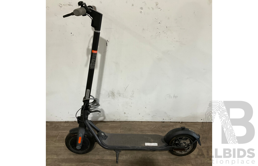 Segway Ninebot Kickscooter F20A Electric EScooter - ORP $1,199.00