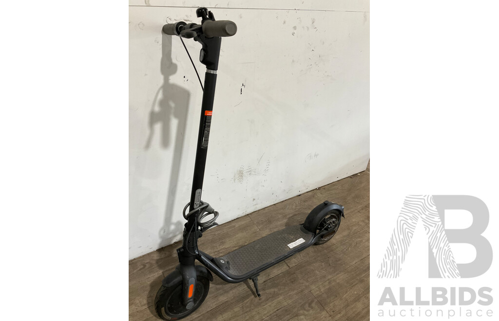 Segway Ninebot Kickscooter F20A Electric EScooter - ORP $1,199.00