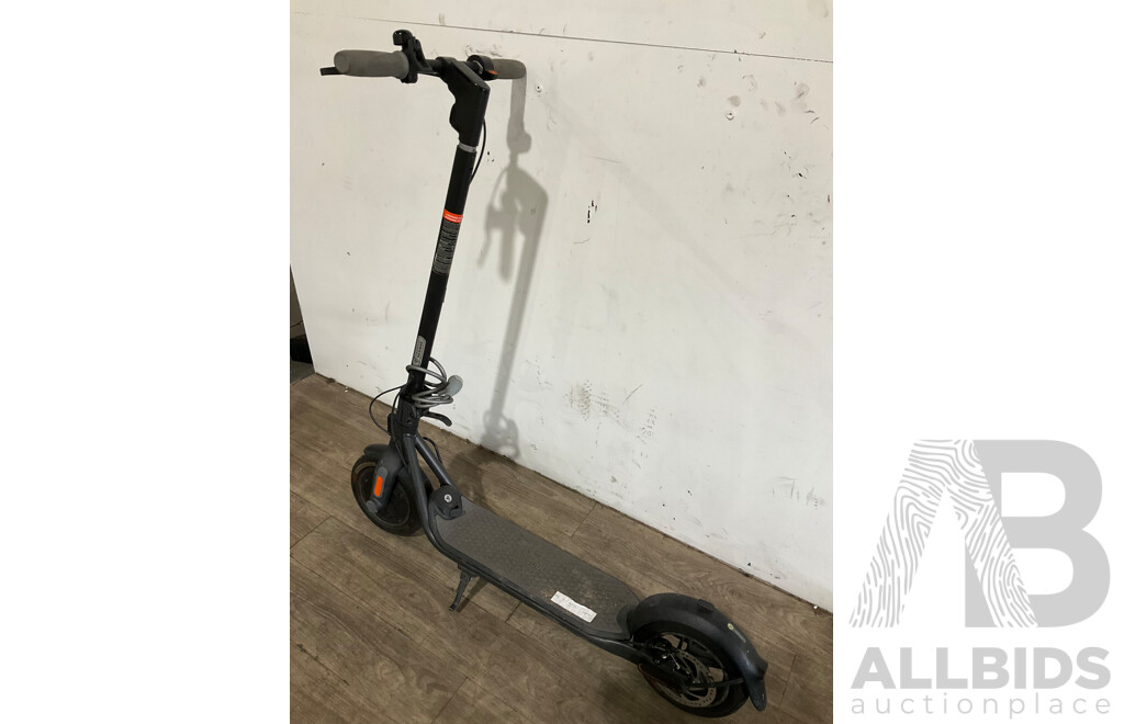 Segway Ninebot Kickscooter F20A Electric EScooter - ORP $1,199.00
