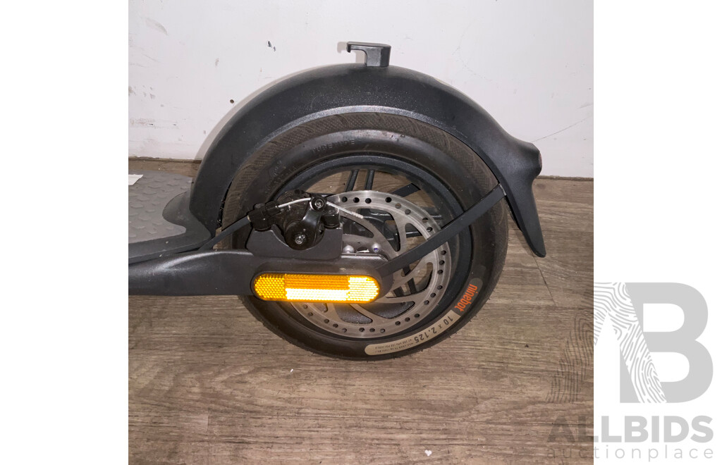 Segway Ninebot Kickscooter F20A Electric EScooter - ORP $1,199.00