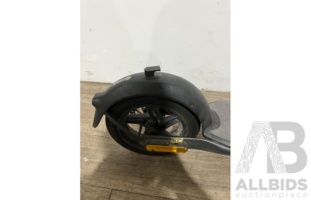 Segway Ninebot Kickscooter F20A Electric EScooter - ORP $1,199.00