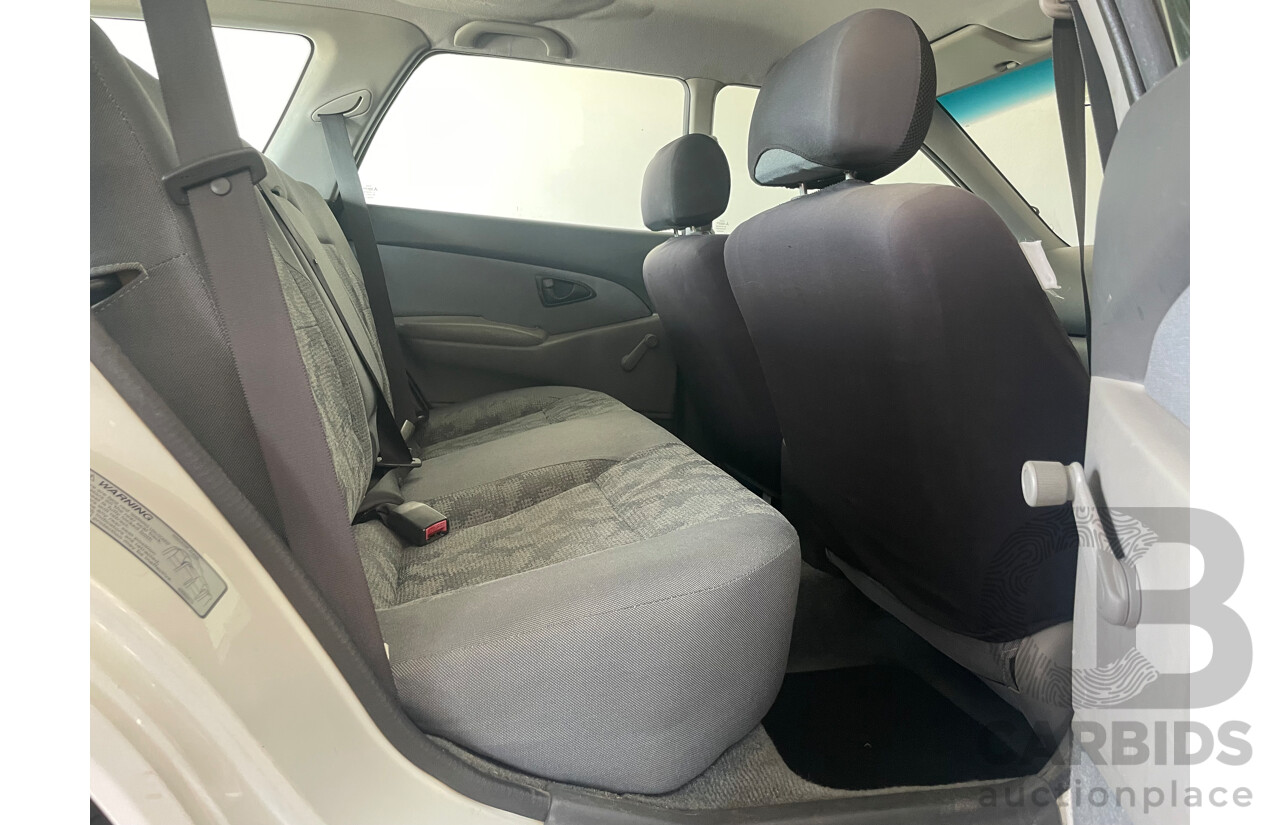 03/02 Mitsubishi Magna EXECUTIVE FWD TJ 4D Wagon White 3.5L