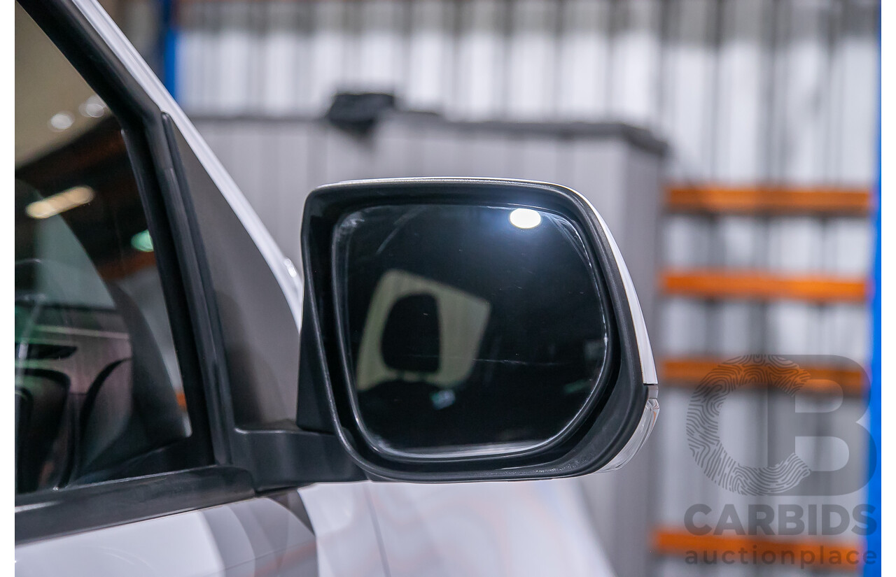 2/2019 Holden Colorado LS RG MY19 2d Crew C/Chas White Turbo Diesel 2.8L