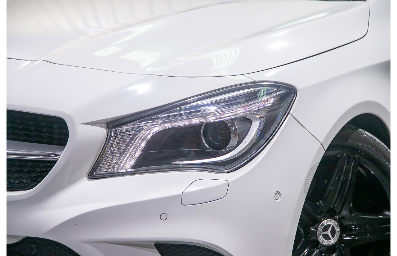 12/2015 Mercedes Benz CLA200 Shooting Brake 117 4d Wagon Calcite White Turbo 1.6L