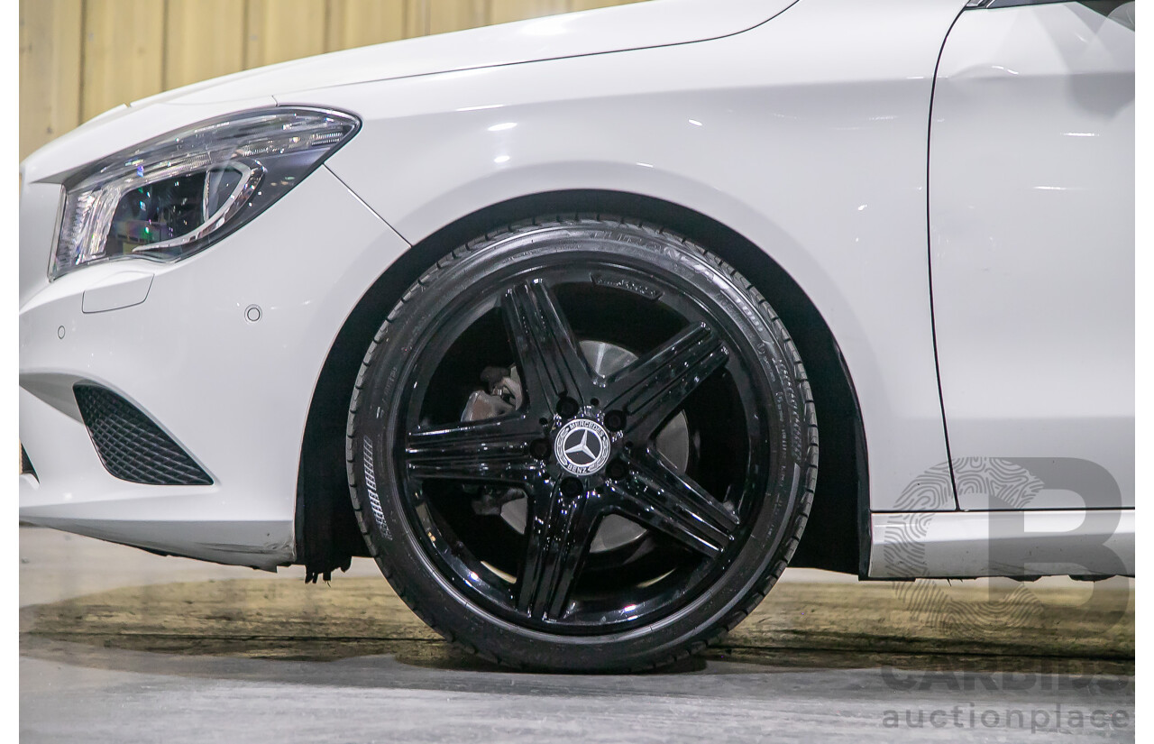12/2015 Mercedes Benz CLA200 Shooting Brake 117 4d Wagon Calcite White Turbo 1.6L