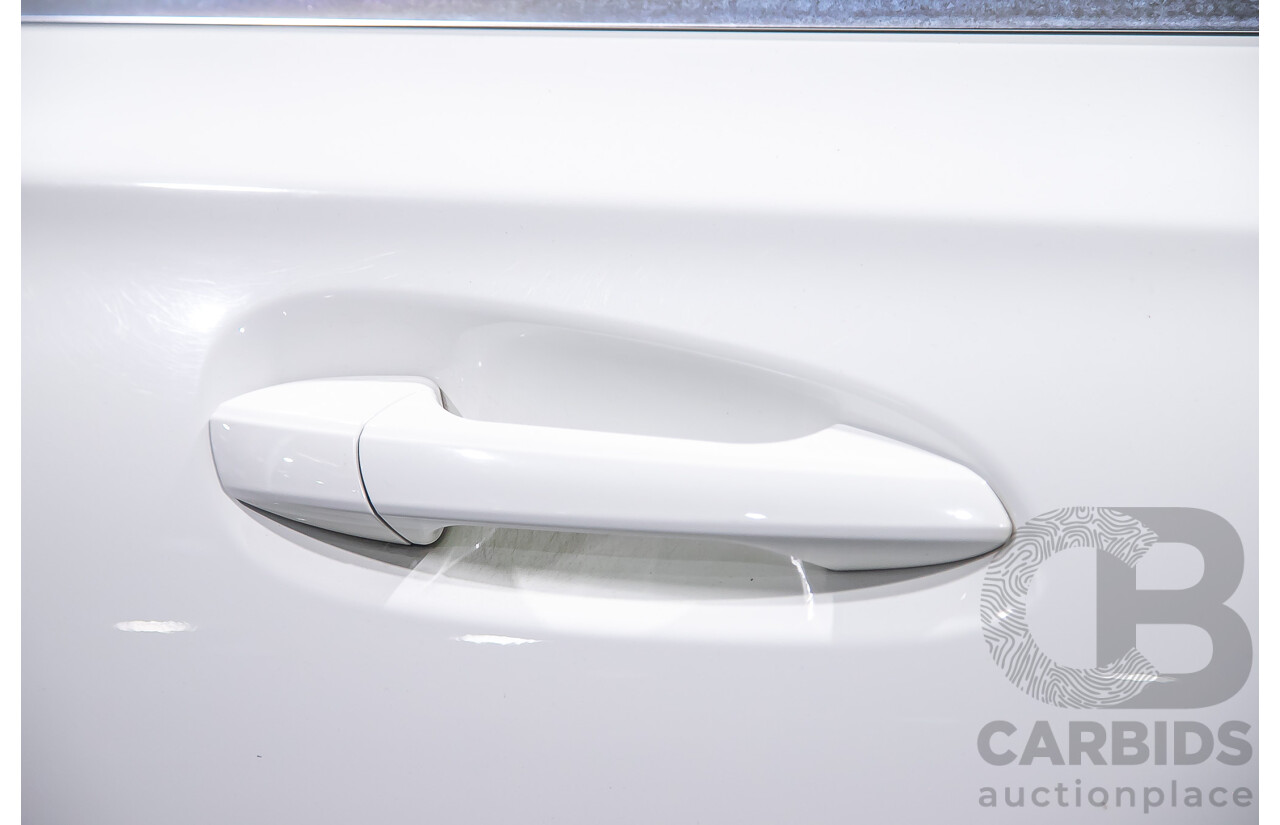 12/2015 Mercedes Benz CLA200 Shooting Brake 117 4d Wagon Calcite White Turbo 1.6L