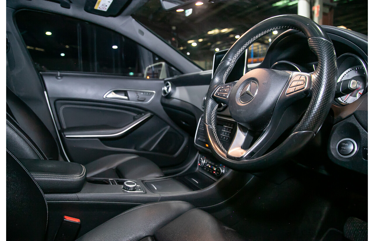 12/2015 Mercedes Benz CLA200 Shooting Brake 117 4d Wagon Calcite White Turbo 1.6L