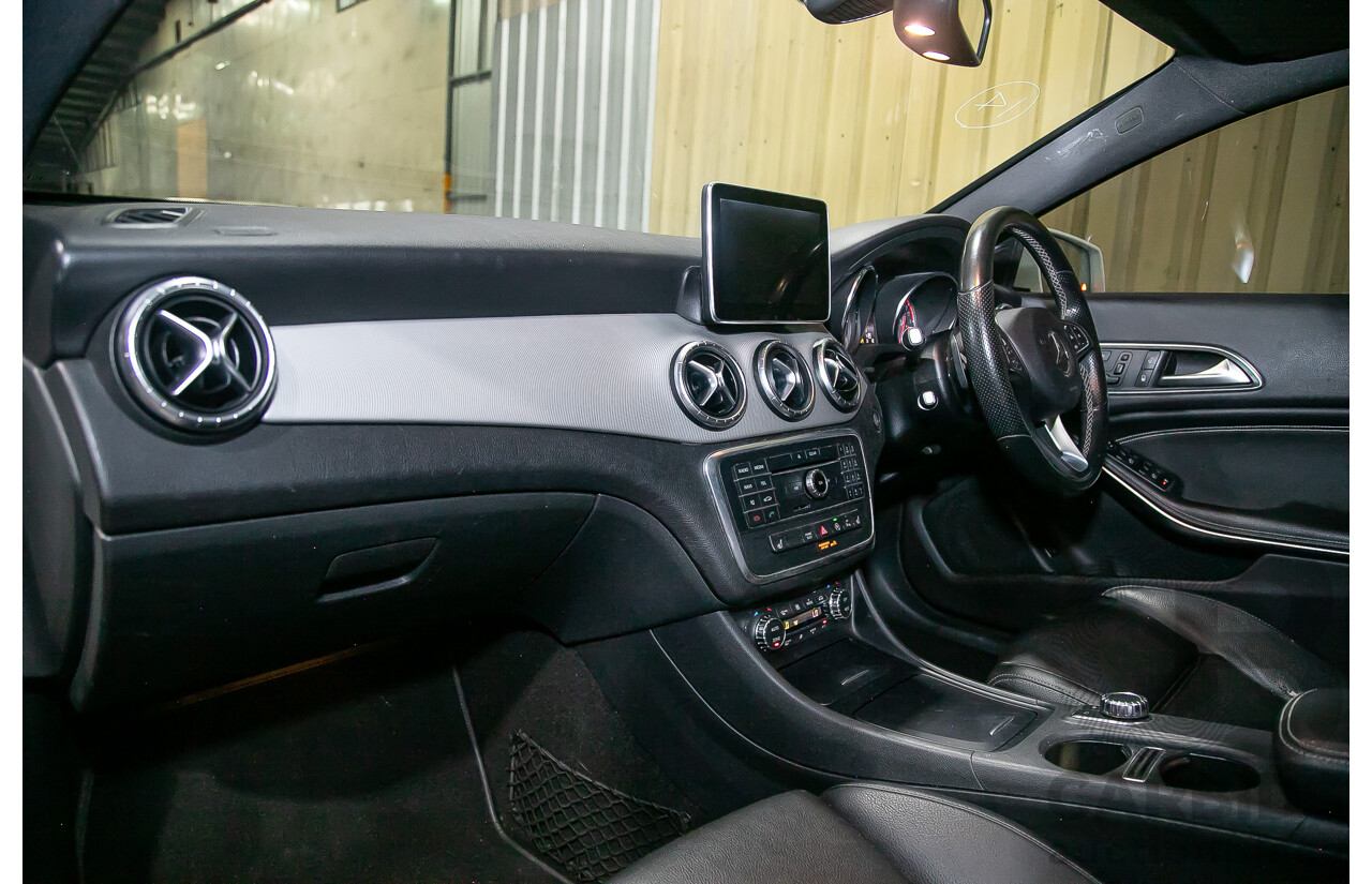 12/2015 Mercedes Benz CLA200 Shooting Brake 117 4d Wagon Calcite White Turbo 1.6L