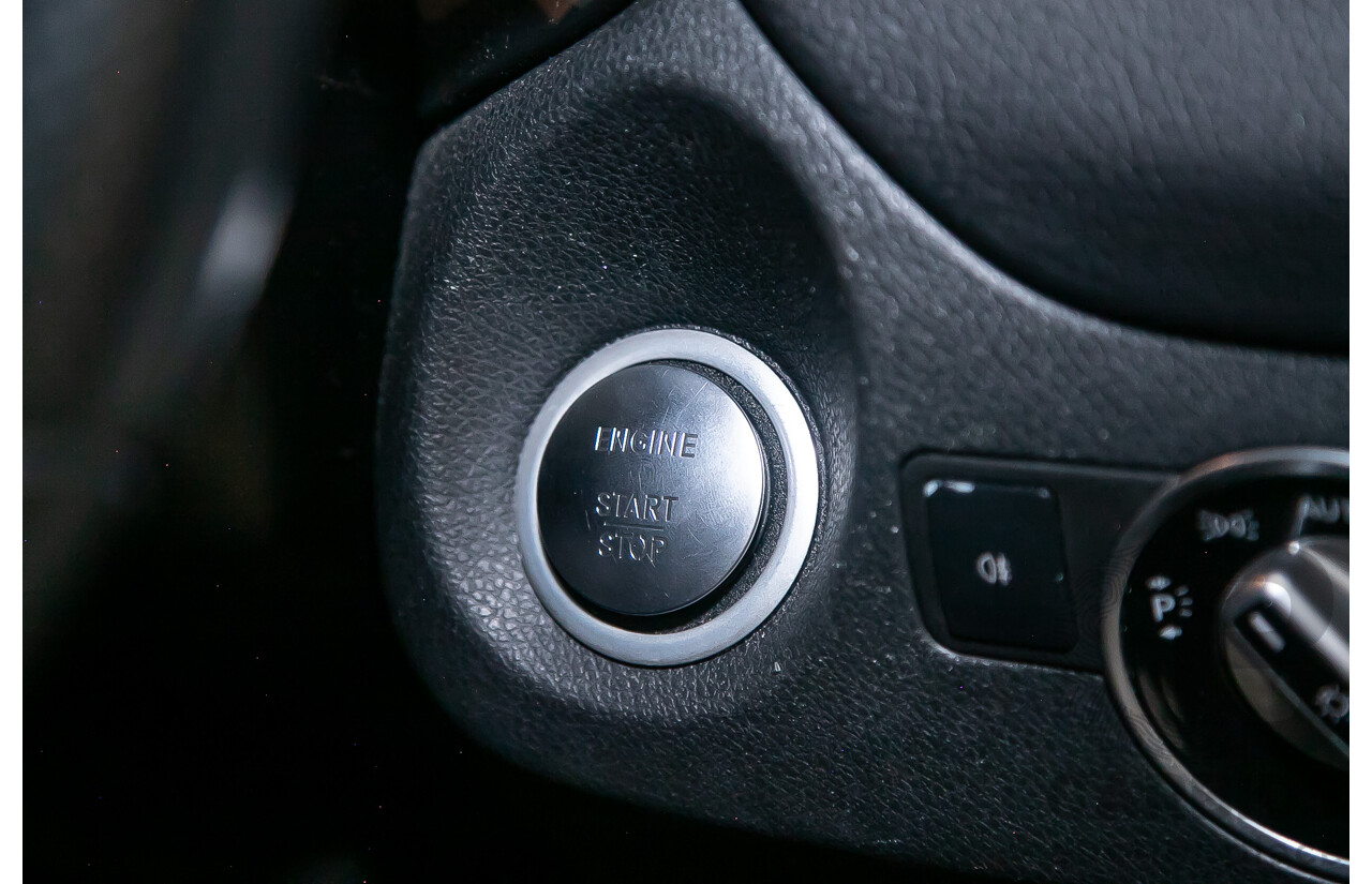 12/2015 Mercedes Benz CLA200 Shooting Brake 117 4d Wagon Calcite White Turbo 1.6L