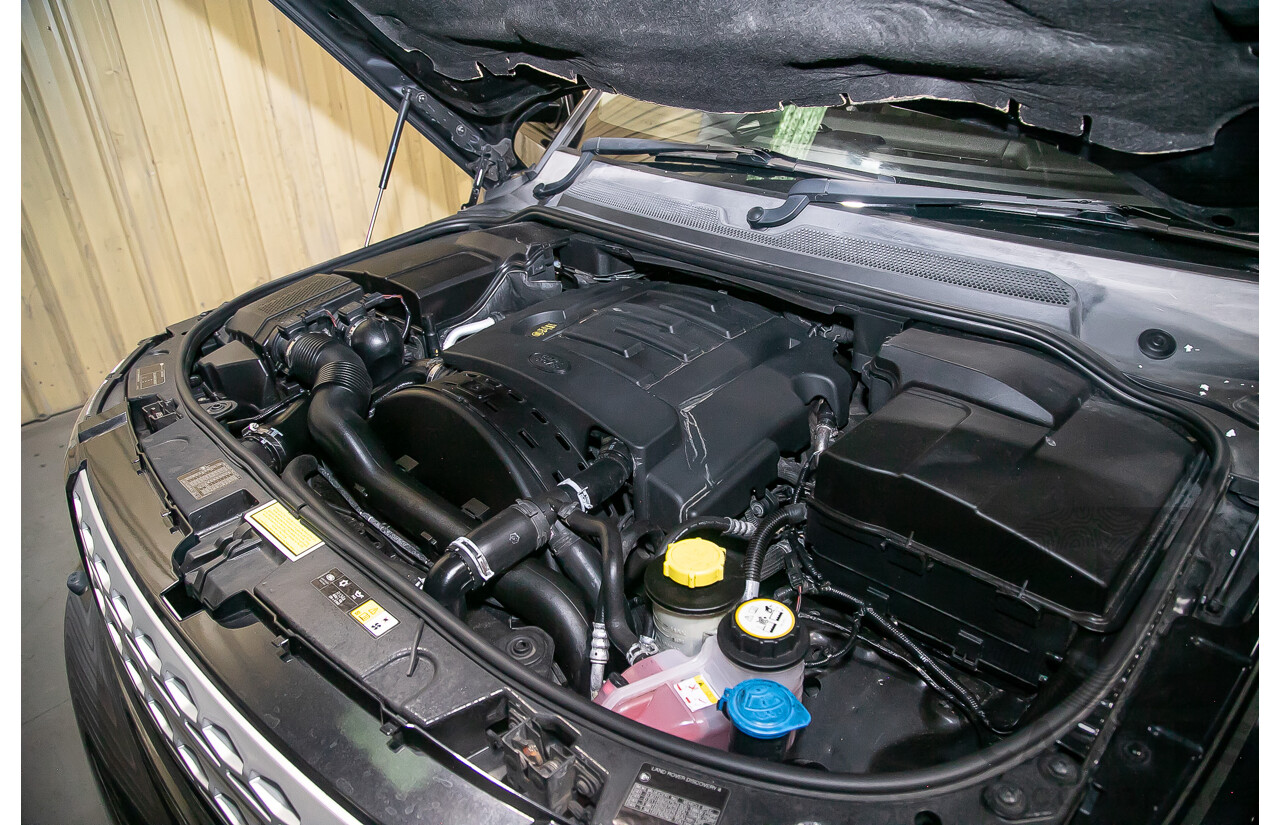 2/2012 Land Rover Discovery 4 3.0 SDV6 HSE MY12 4d Wagon Black Twin Turbo Diesel V6 3.0L - 7 Seater