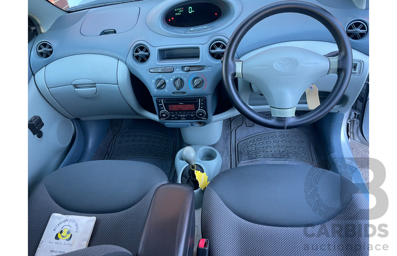 06/01 Toyota Echo  FWD NCP10R 5D Hatchback Silver  1.3L