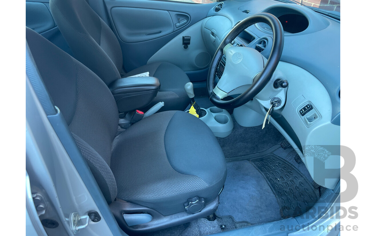 06/01 Toyota Echo  FWD NCP10R 5D Hatchback Silver  1.3L