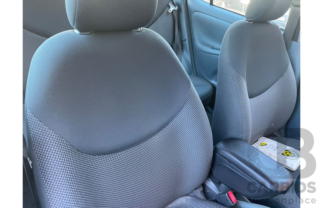 06/01 Toyota Echo  FWD NCP10R 5D Hatchback Silver  1.3L
