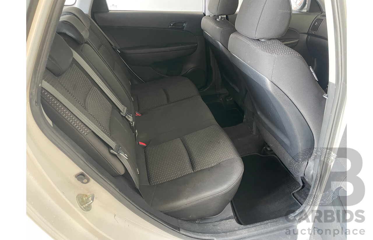 07/12 Hyundai I30 cw SX 1.6 CRDi FWD FD MY12 4D Wagon White 1.6L