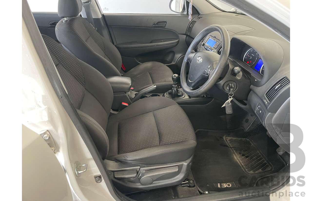 07/12 Hyundai I30 cw SX 1.6 CRDi FWD FD MY12 4D Wagon White 1.6L