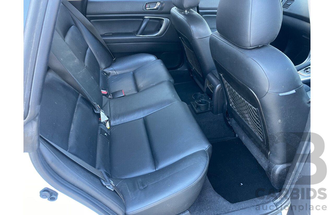 06/05 Subaru Outback 2.5i PREMIUM AWD AWD MY05 4D Wagon White 2.5L