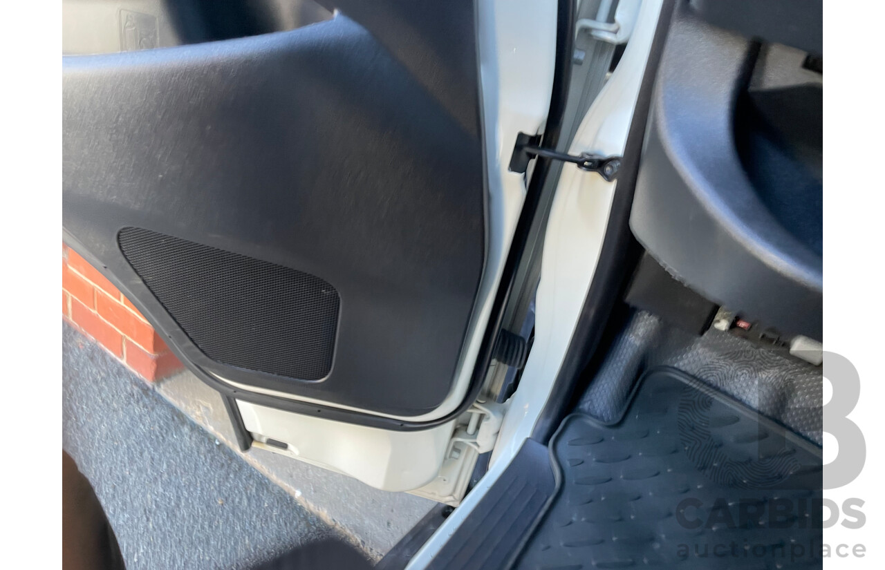 02/12 Toyota Hiace LWB RWD KDH201R MY11 UPGRADE 4D Van White 3.0L